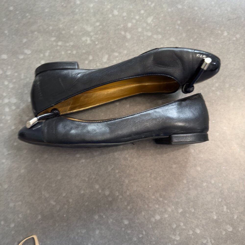 Antonio Melani Black Leather Flats with Silver Accents – Size 8.5 - Picture 3 of 12